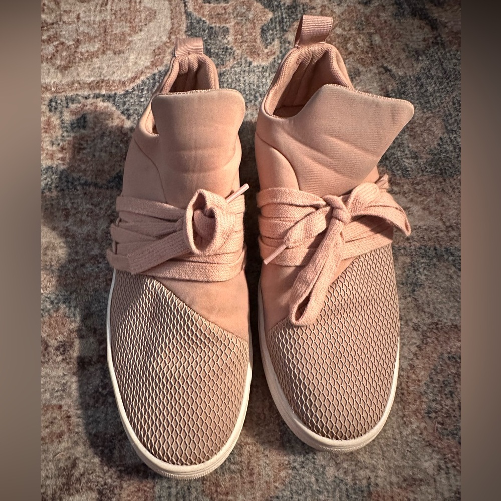 Steve Madden Blush Sneakers - size 7.5